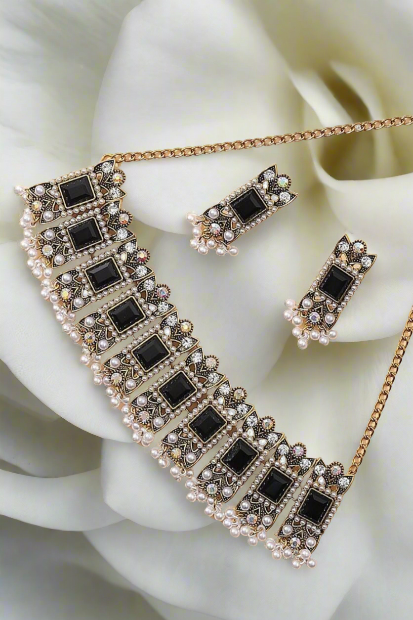 Vintage-inspired Set