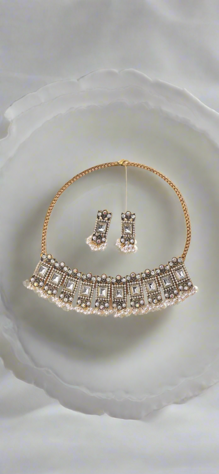 Vintage-inspired Set